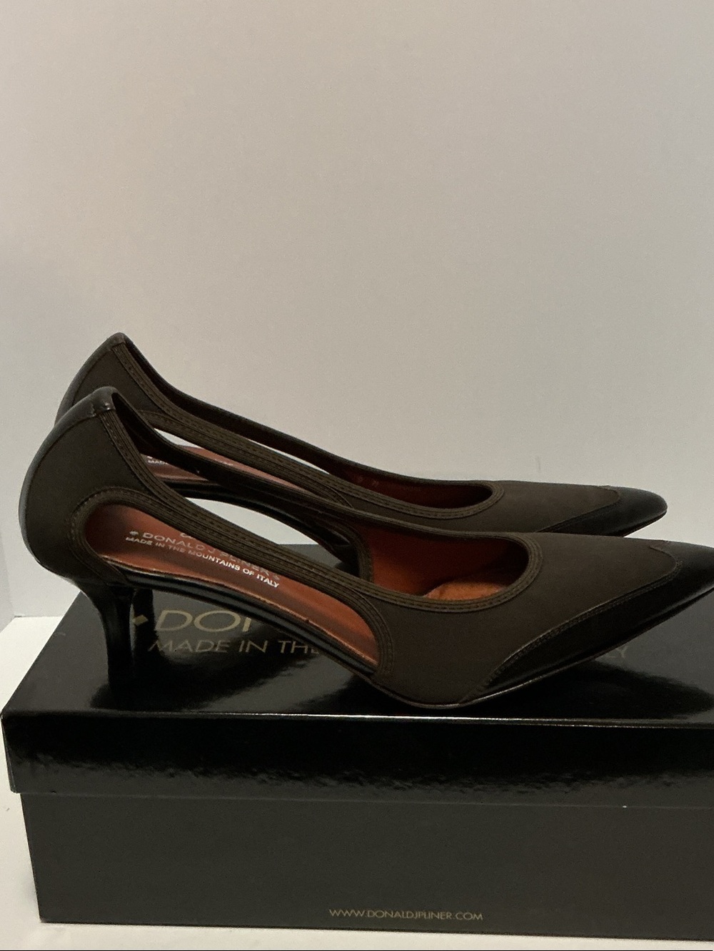 Donald J. Pliner Dark Brown Pointed-Toe Kitten Heel Pumps